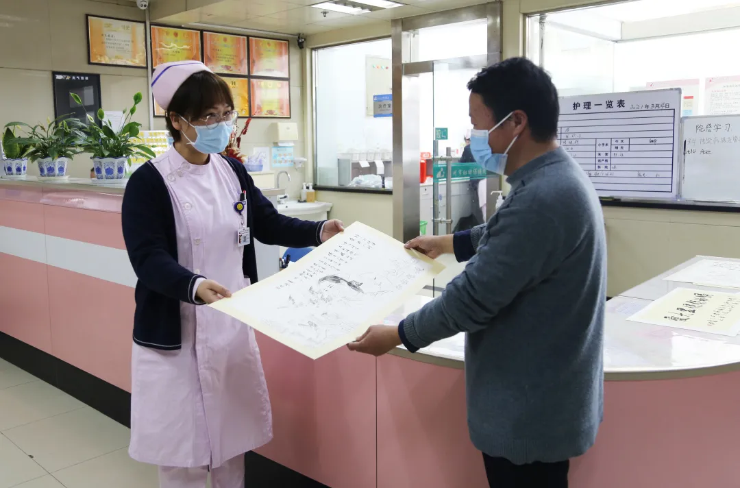 「妇幼故事」他在病床边手绘了一幅感谢“画”